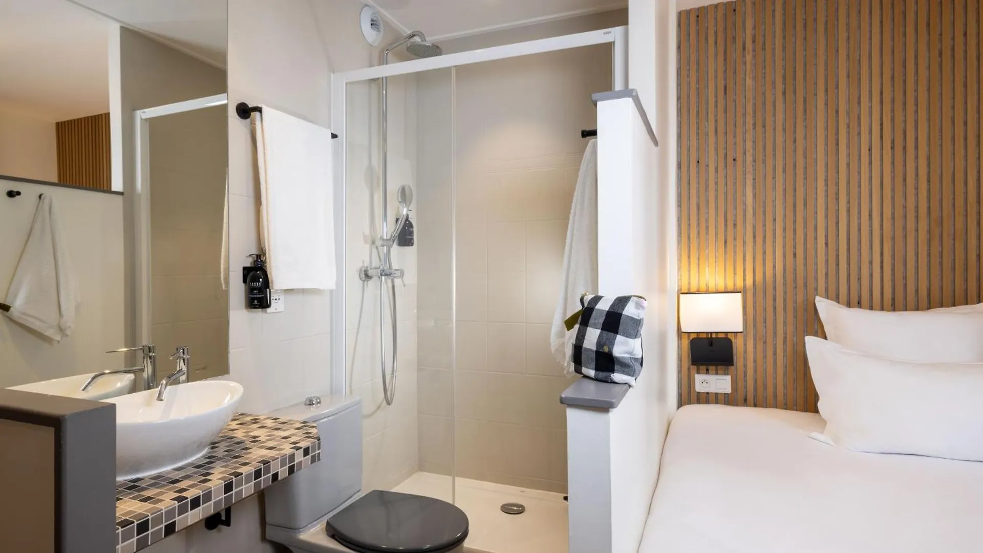Hotell Korner Eiffel Paris