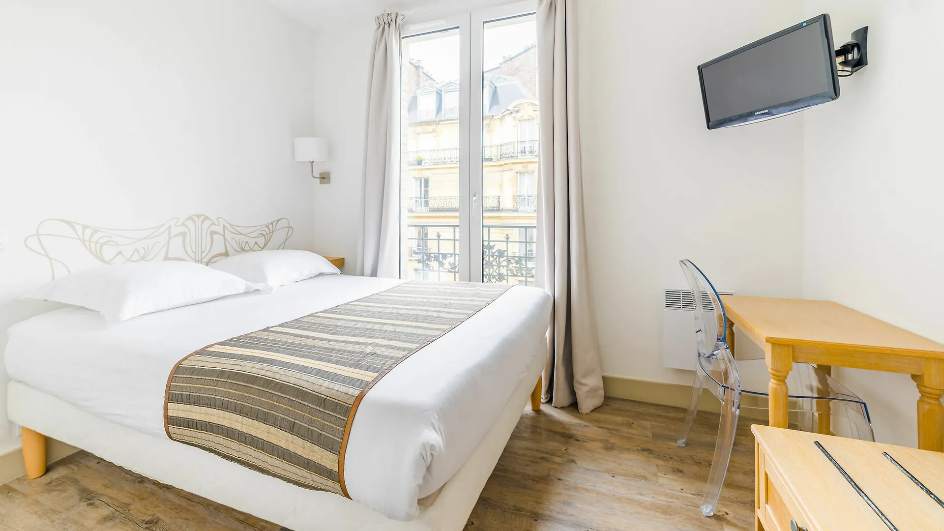 Korner Eiffel Hotel 3*